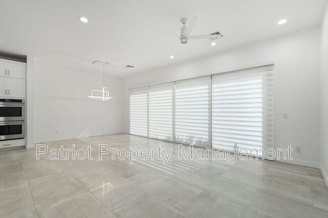 Building Photo - 7347 E Vista Bonita Dr