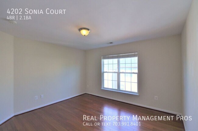 Building Photo - 4202 Sonia Ct