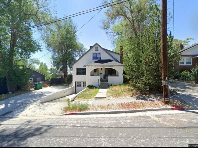 Building Photo - 308 College Ct