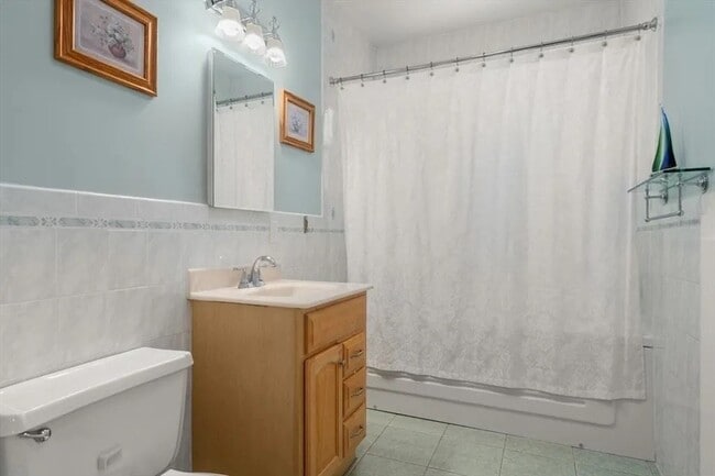 Building Photo - 106 Grovers Ave