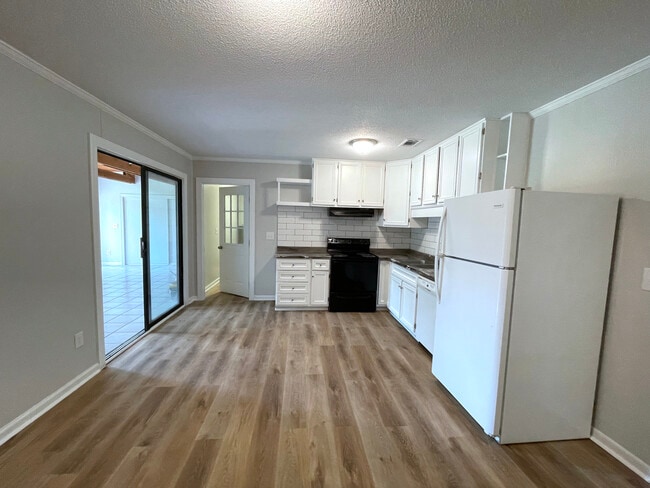 Building Photo - 129 El Ogden Dr