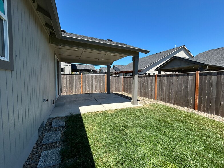 Backyard - 511 Casting St SE