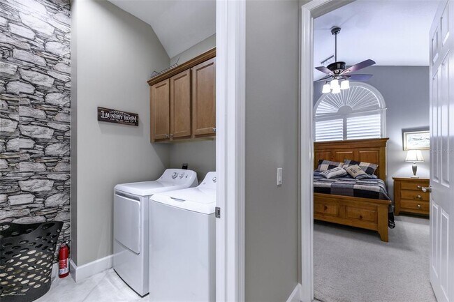 Building Photo - 10300 Tarpon Landings Terrace