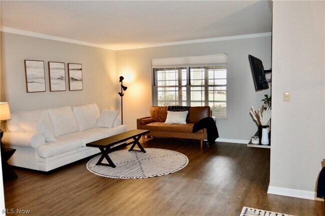 Building Photo - 1306 Fox Run Ct