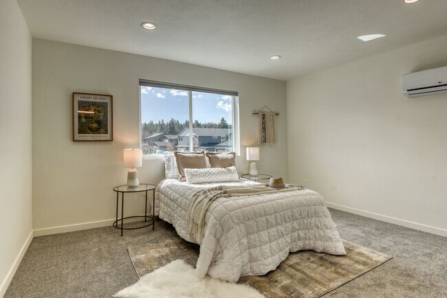 Building Photo - 4913 E 6th Ave