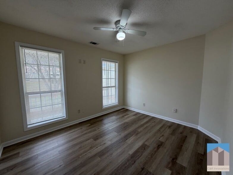 Building Photo - 414 Saddle Shoal Trl