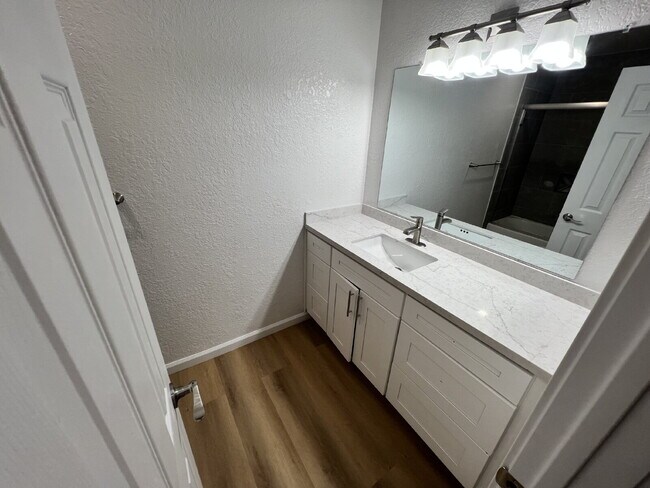 Building Photo - $2,500 - 2 Bed / 1 Bath Condo in El Cajon