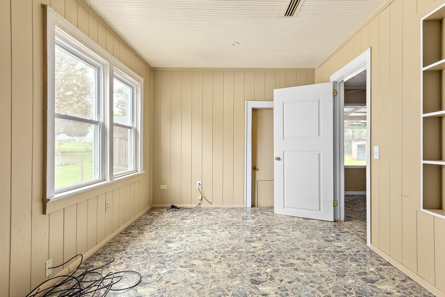 Building Photo - 223 Fair Ave