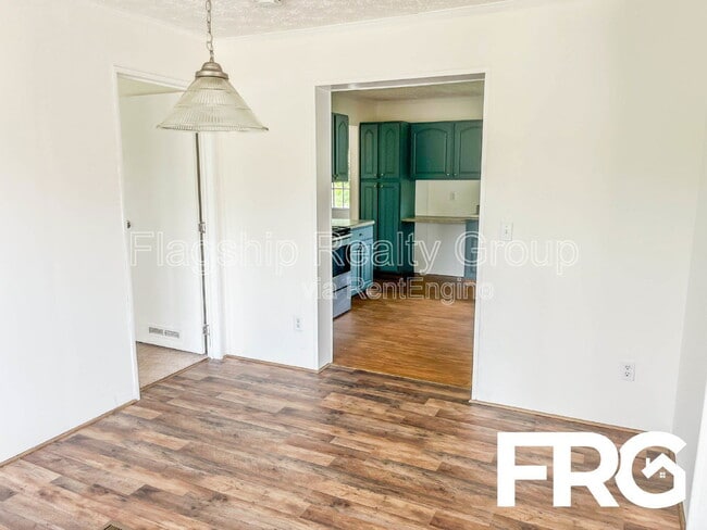 Building Photo - 5961 Berkley Dr