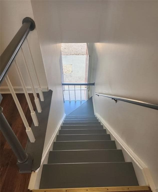 Building Photo - 1040 Old Holcomb Bridge Rd