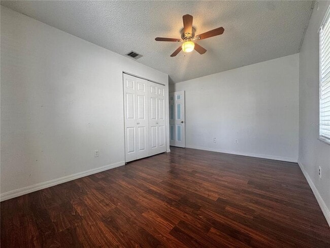 Building Photo - 719 N Lavon Ave
