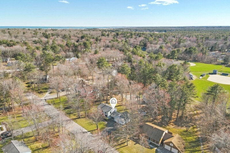 Building Photo - 6 Iris Dr