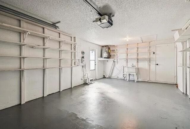 Building Photo - 7628 Candle Dr