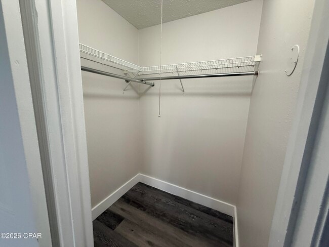 Building Photo - 6615 Enzor St