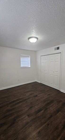 Building Photo - 711 N 70th St