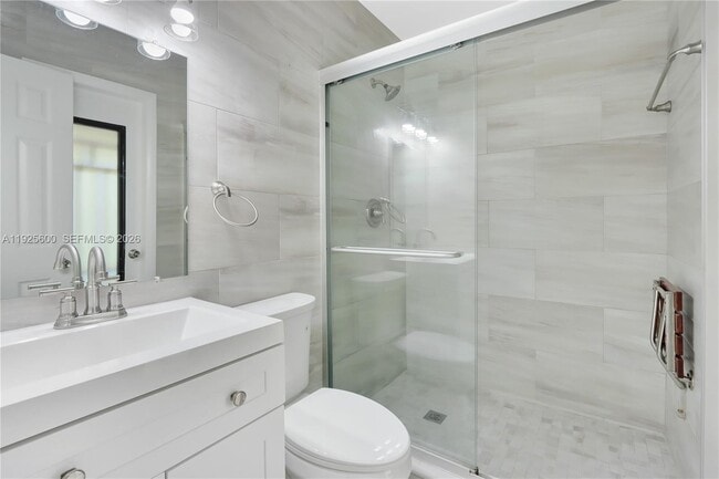 Building Photo - 3225 SW 94th Ave