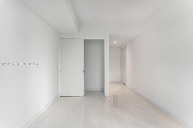 Building Photo - 300 Biscayne Blvd Way