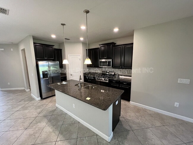 Building Photo - 939 Terra Vista St