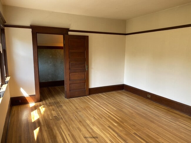 Building Photo - 1614 SE 22nd Ave