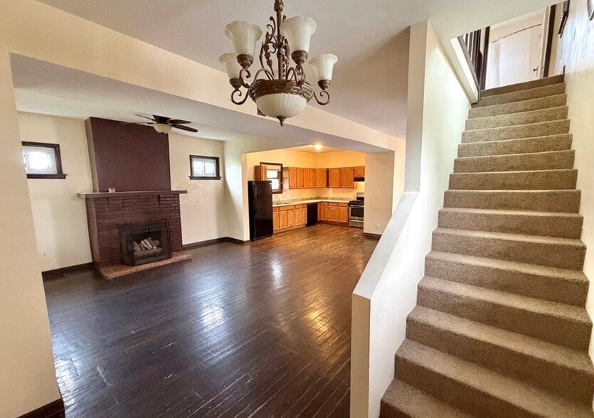 Living room - 1803 Williams St