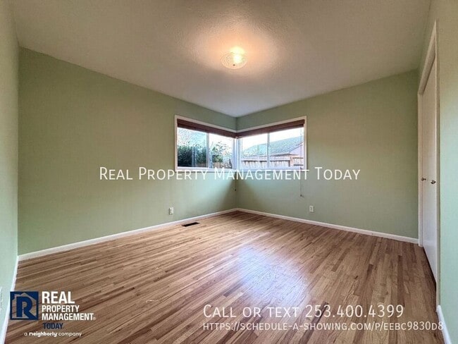 Building Photo - 1748 N Narrows Dr