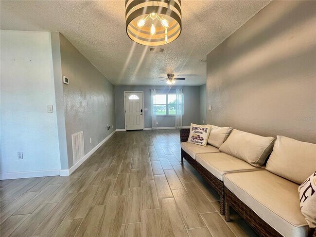 Building Photo - 2107 E Atmore Cir
