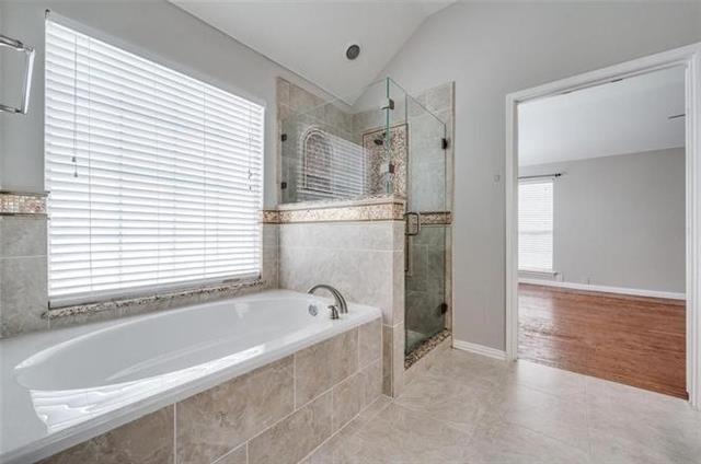 Building Photo - 2221 Cimmaron Dr