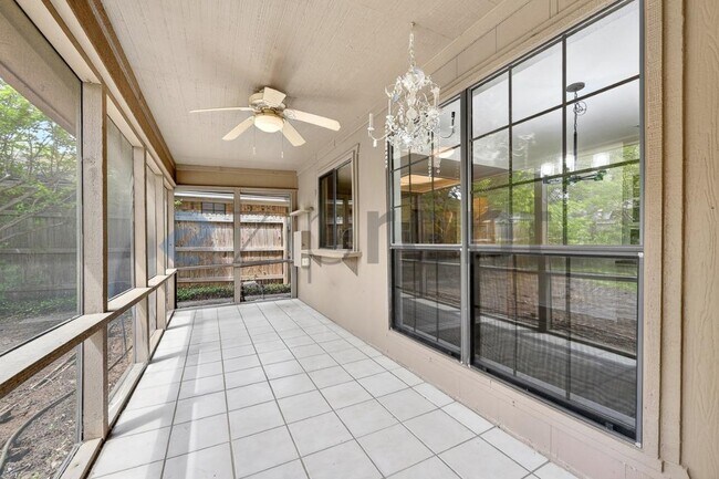 Building Photo - 1006 Tulane Dr