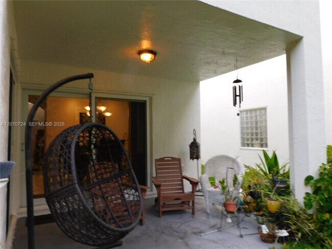 Building Photo - 14271 SW 150th Ave