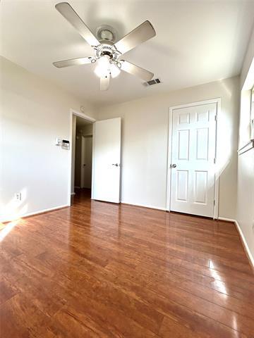 Building Photo - 861 Russell Ln