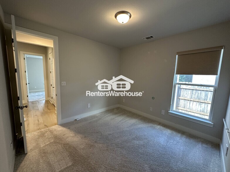 Building Photo - 2504 Dapple Gray Ln