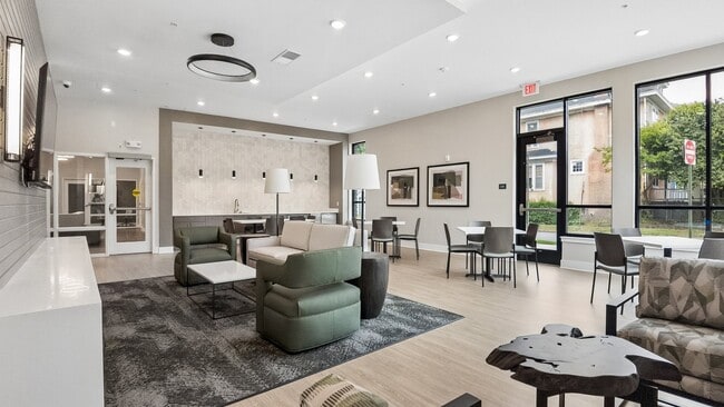 Building Photo - Green Park Apartments
