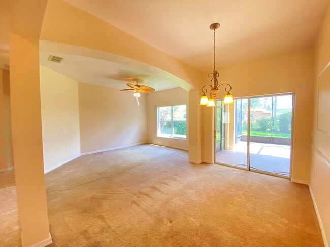 Building Photo - Amazing Solivita 2B/2B, open kitchen to fa...