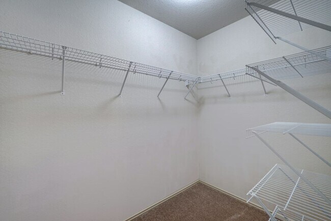 Building Photo - Charming 3BR / 2BA Rental with Fenced Yard & Covered Deck