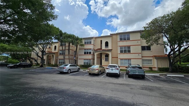 Primary Photo - 3360 Pinewalk Dr N