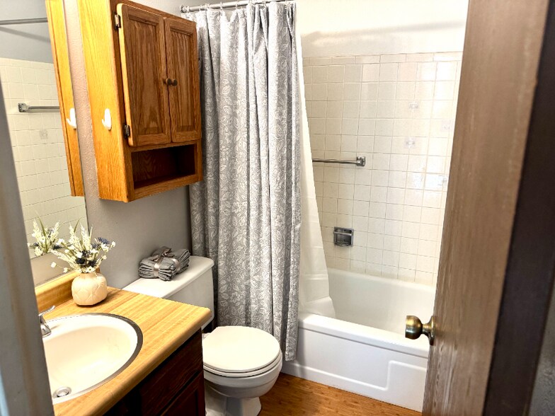 Building Photo - 2639 S Xanadu Way