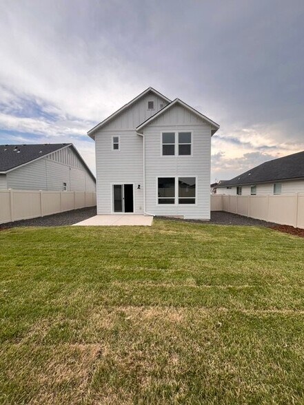 Building Photo - 10484 W Teratai St
