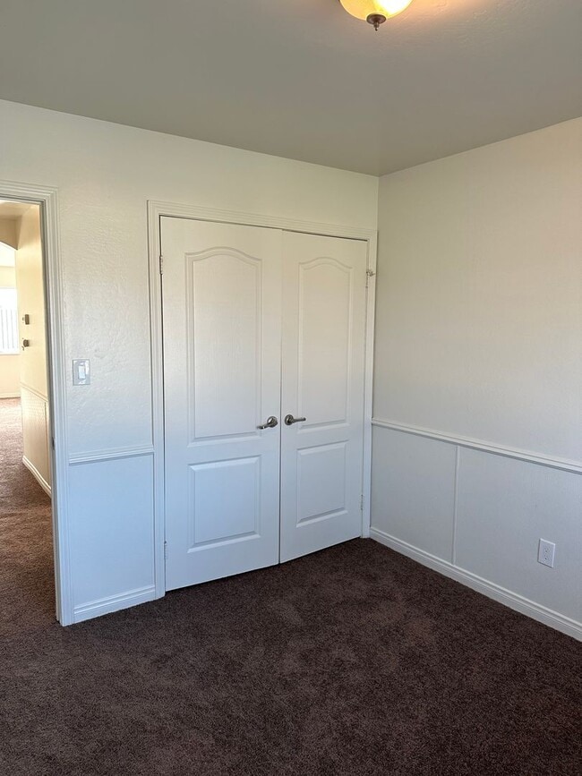 Building Photo - 3 Bed 2 Bath - Move In Special