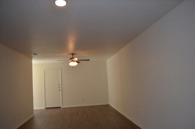 Building Photo - 308 Elbert Ln
