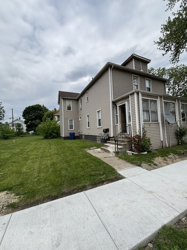 Building Photo - 97 Batavia St