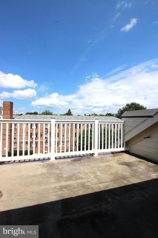 Building Photo - 421 N George Mason Dr