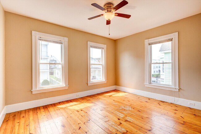 Building Photo - 475 Rimmon St