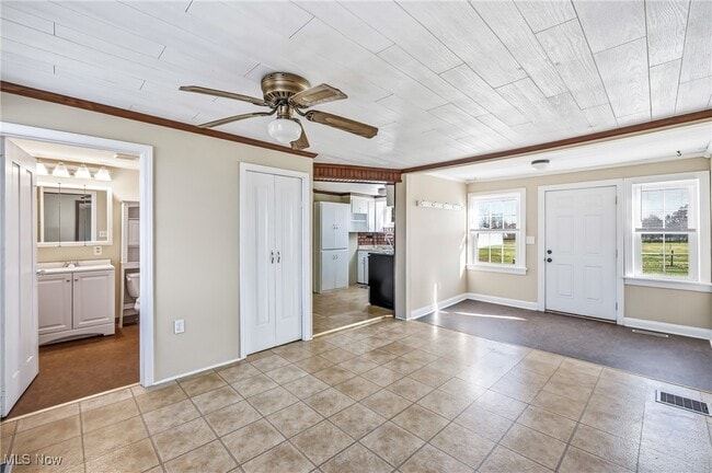 Building Photo - 12192 Leffingwell Rd