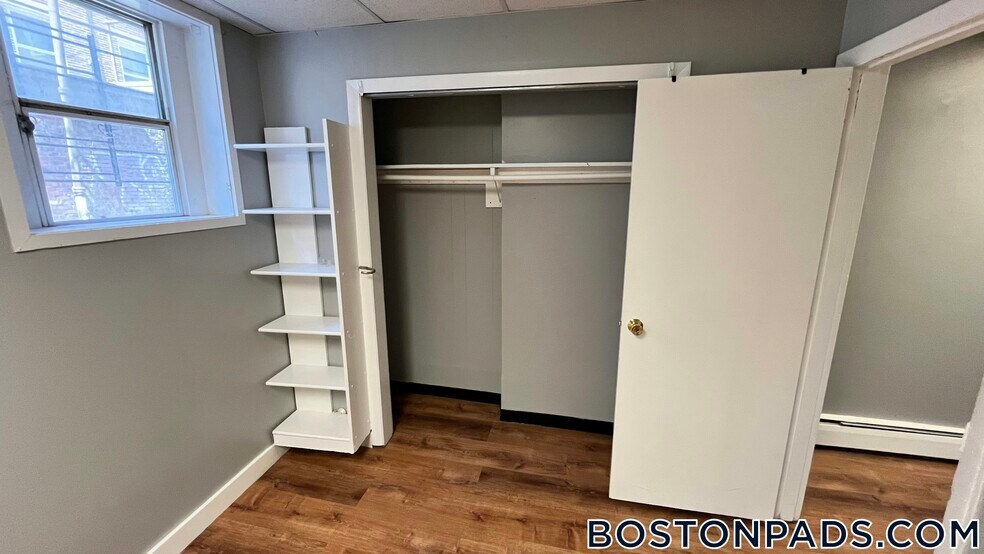 Building Photo - 11 Aberdeen St