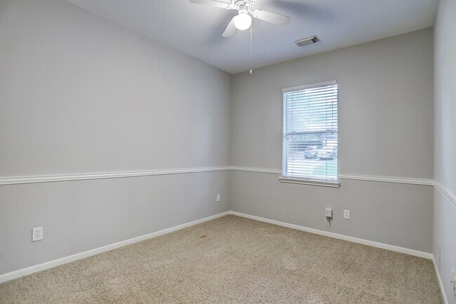 Building Photo - 23 Rosewater Pl
