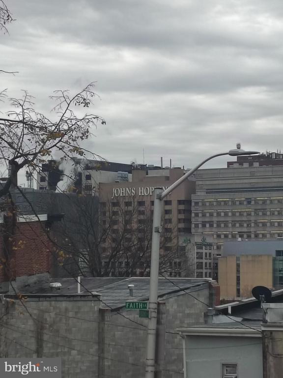 Building Photo - 1114 N Bond St