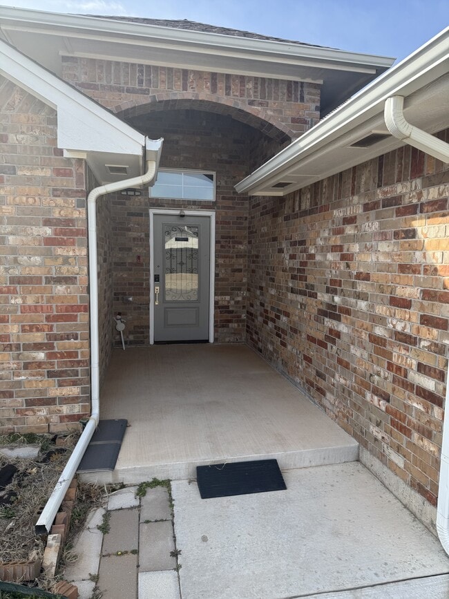 Building Photo - 9009 Yassir Blvd