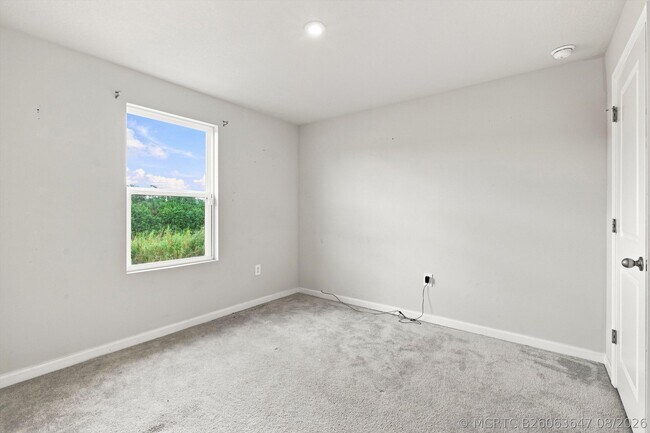Building Photo - 484 Cherimoya St