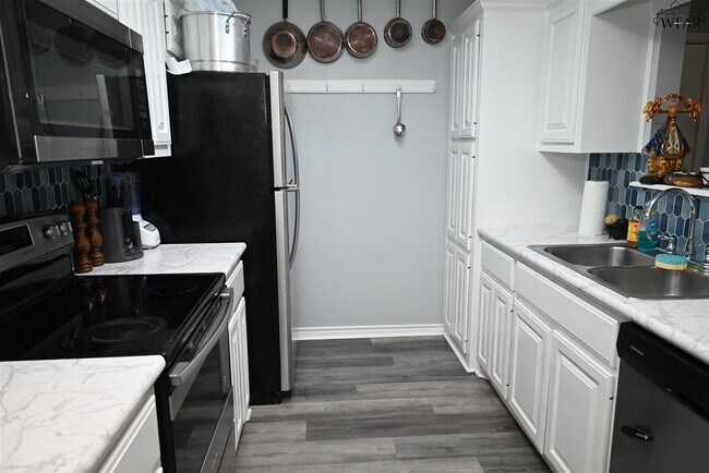 Building Photo - 5216 Brookwood Dr