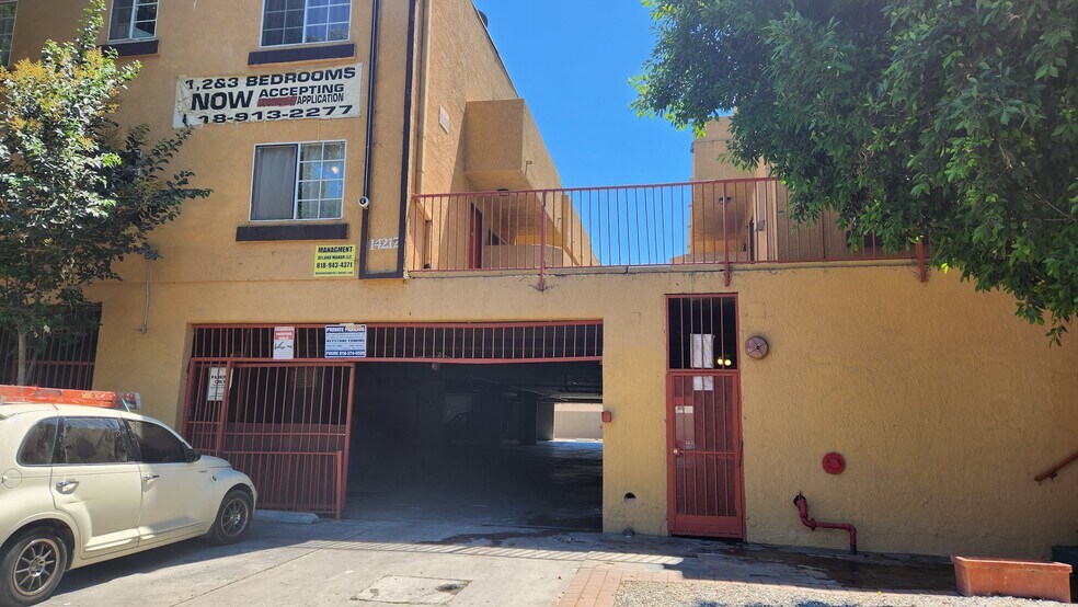 Delano Manor 14212 Delano St Van Nuys CA 91401 Apartment Finder